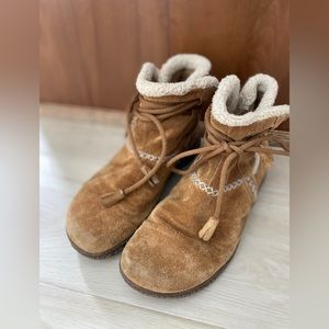 Earth Spirit boots size 6.5 brown booties